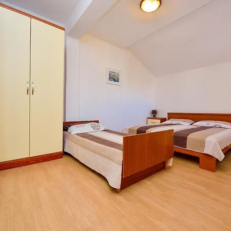 Ivka Apartment Petrcane