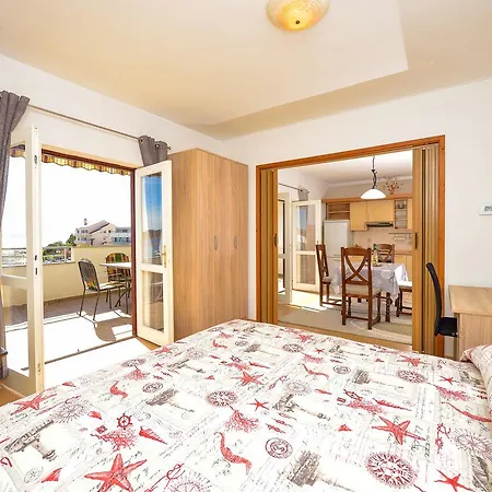 Ivka Apartment *